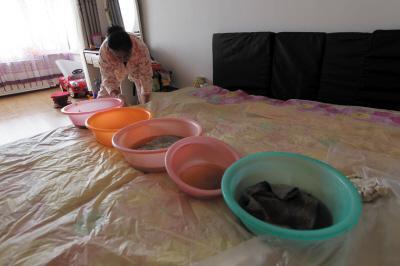 宁南楼上漏水，住户失联，小区没物管，业主维权难！律师来支招……